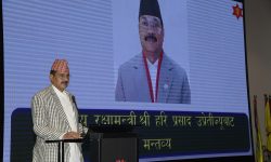 रक्षामन्त्रीद्वारा जंगी अड्डाको निरीक्षण