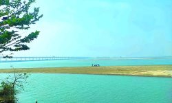 हरियो पानी र ब्यारेजको दृश्य !