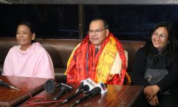 नेता खनाल स्वदेश फिर्ता