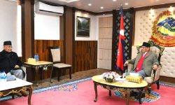 प्रधानमन्त्री दाहाल भेट्न अध्यक्ष ओली बालुवाटारमा