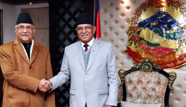 प्रधानमन्त्री दाहाल र एमाले अध्यक्ष ओलीबीच भेट