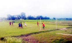 व्यवस्थित मैदान नभएपनि खेल गतिविधि बढ्दै