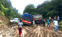 खाँदबारी–नुम सडकखण्डको कालोपत्रको काम सुस्त गतिमा