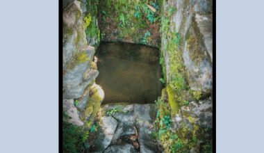 म्याग्दीको पाँच सयवर्ष पुरानो कुवा नासिँदै