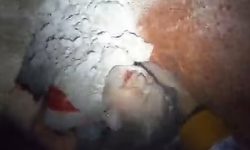 भूकम्पले ध्वस्त भवनको भग्नावशेषबाट शिशुको ३० घण्टापछि जीवितै उद्धार