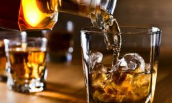 जेलमा जुवातास र मदिरा