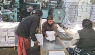 प्रधानमन्त्रीको चासोपछि समयमै पाउने भए विद्यार्थीले पुस्तक