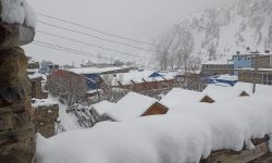 मनाङमा हिमपात