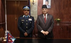 आईजीपी बसन्त कुँवरले भेटे प्रधानमन्त्री