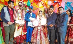 साथीको विवाहमा जीवन बिमा उपहार