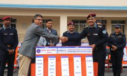 रिलायवल लाईफद्धारा जिल्ला प्रहरी परिसर ललितपुरलाई सडक डिभाइडर सहयोग