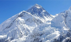 सगरमाथा आरोहण गरेर कीर्तिमान कायम गर्ने महिला आरोही सम्मानित