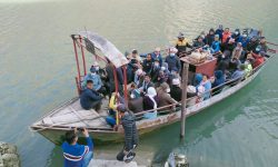 जलयात्रा गर्दै यात्रु