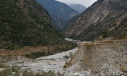 खोलामा अवैध उत्खनन हुँदा किसान चिन्तित