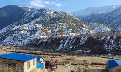 गुठिचौरमा स्वयंसेवक शिक्षक नराखिने