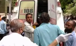 भारतमा मन्दिर भत्किँदा कम्तीमा आठ जनाको मृत्यु