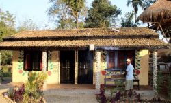 कञ्चनपुरका घरबासमा विदेशी पर्यटक