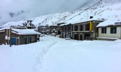 समय सकिएपछि मनाङमा हिमपात