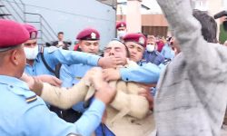 प्रधानमन्त्रीविरुद्ध नाराबाजी गर्ने ३ जना कारागार चलान