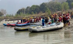 गर्मी सुरु भएसँगै सुनकोसीमा बढ्न थाले पर्यटक