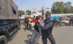 सिंहदरबार बाहिर प्रदर्शनको तयारी गरेका मिटरब्याज पीडित पक्राउ