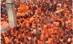 सिन्दुरले रङ्गियो मध्यपुरथिमि