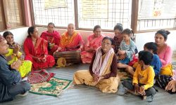 महिला सक्रियतामा भजन : हट्दै अल्छीपन, हलुङ्गिदै मन
