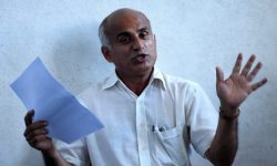 अवकाशपछि विकट बस्तीमा बिरामीको सेवा गर्दै डा. केसी