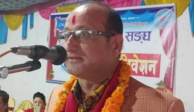 शिक्षक संघको केन्द्रीय अध्यक्षमा गिरी