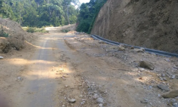 ढोरपाटन जोड्ने सडकको समस्या