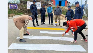 दिक्तेल बजारमा ‘जेब्राक्रस’ तथा ‘स्पिड ब्रेकर’ निर्माण