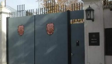 काबुलस्थित दूतावासको सुरक्षामा खटिएका गोर्खा गार्डलाई बेलायतबाट नेपाल फिर्ता पठाइदै