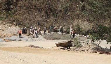 मध्यपहाडी लोकमार्ग : हिउँदमा धुलो, बर्खामा हिलाम्य