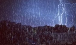 काठमाडौँमा मेघगर्जन र चट्याङसहित वर्षा