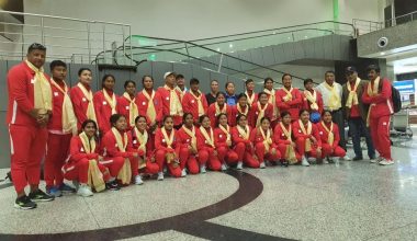 यू १७ फुटबल टोली नेपाल फर्कियो