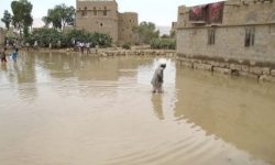 यमनको राजधानीमा भारी वर्षा र बाढीका कारण यातायात अवरुद्ध