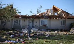 अमेरिकामा टोर्नाडोको विनाश