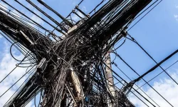 काठमाडौं महानगर भित्रका अव्यवस्थित तार हटाउन सुरु