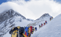 सगरमाथा आरोहणमा इतिहासकै बढी आरोही