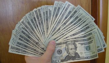 प्रतिव्यक्ति आय एक हजार तीन सय ९९ डलर