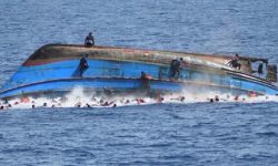 डुङ्गा डुब्दा कम्तीमा २२ जनाको मृत्यु