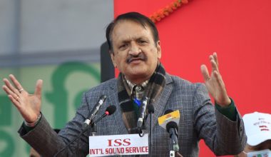 विस्तारकारी र ठूलो आकारको बजेट ल्याउन सक्ने अवस्था छैन : अर्थमन्त्री डा महत