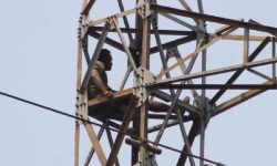 हाइटेन्सन पोलबाट ११ घन्टापछि ओर्लिए माझी