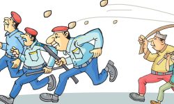 बलात्कारको आरोपी पक्राउ गर्न गएकाे प्रहरीमाथि आक्रमण