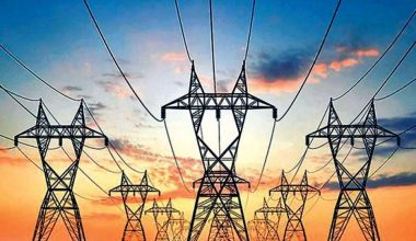 सूर्यगढीको कोम्राङपाखामा विद्युत् पुग्यो