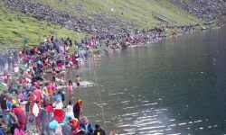 गोसाइँकुण्डमा गङ्गा दशहरा मेला