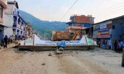 पुनःनिर्माण गर्ने सहमतिपछि भत्काइयो लिम्बूवान गेट