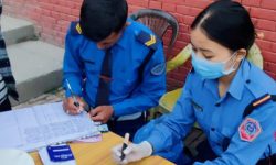 ट्राफिक प्रहरीको लापसे चेकिङ : पाँच जना मोटरसाइकल चालक नियन्त्रणमा