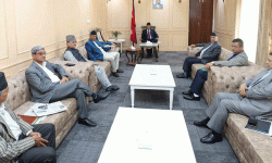 प्रधानमन्त्री कार्यालयमा तीन प्रमुख दलकाे बैठक जारी