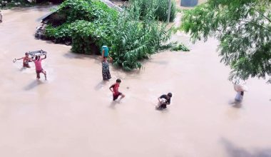 टीकापुरका वासिन्दालाई बढी पीडा बाढीकै